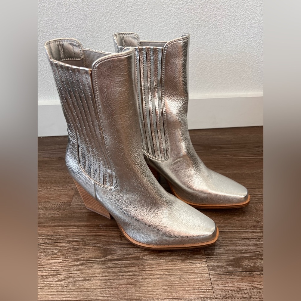 Chinese Laundry Silver Women's Ankle Boots
